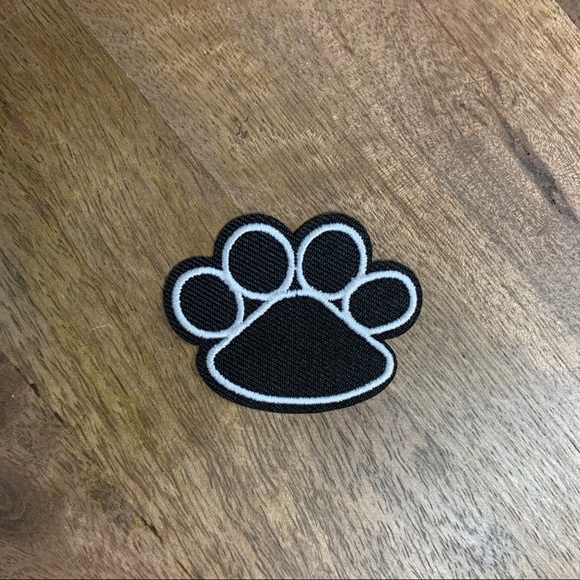 Dog paw iron on patch 🐾 - Picture 1 of 4
